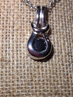 black silvertone necklace great preloved condition unmarked
